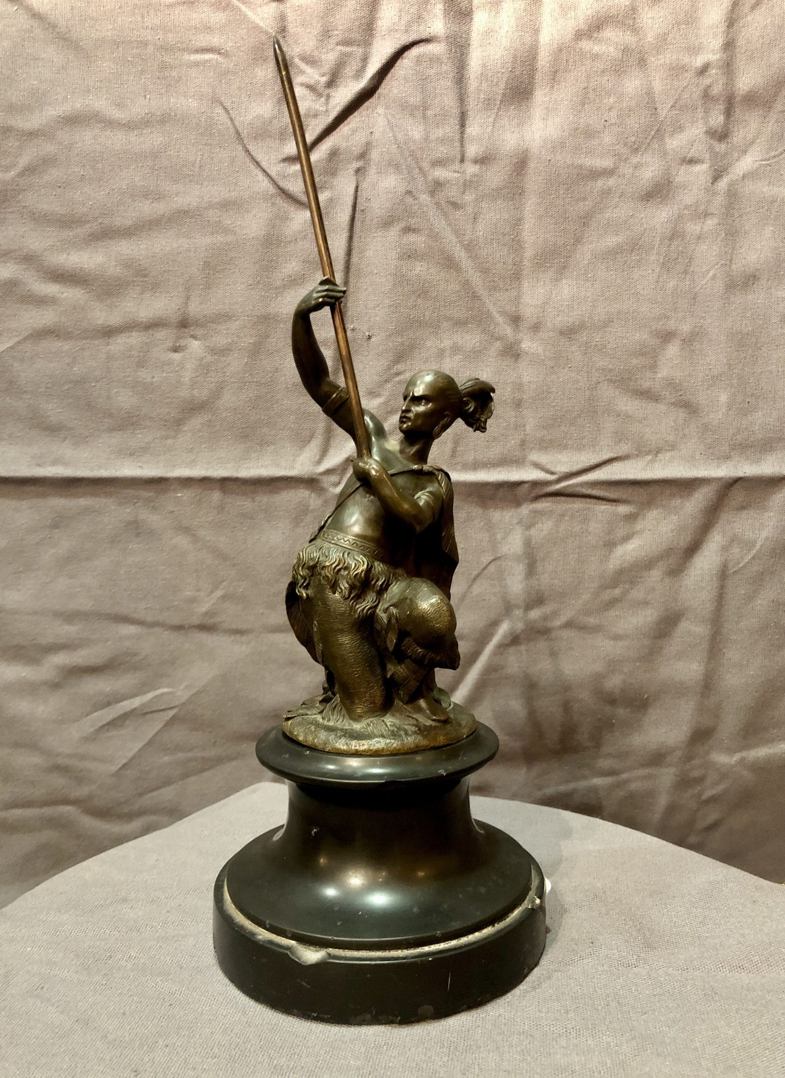 Bronze figurant un guerrier iroquois, XIXe siècle