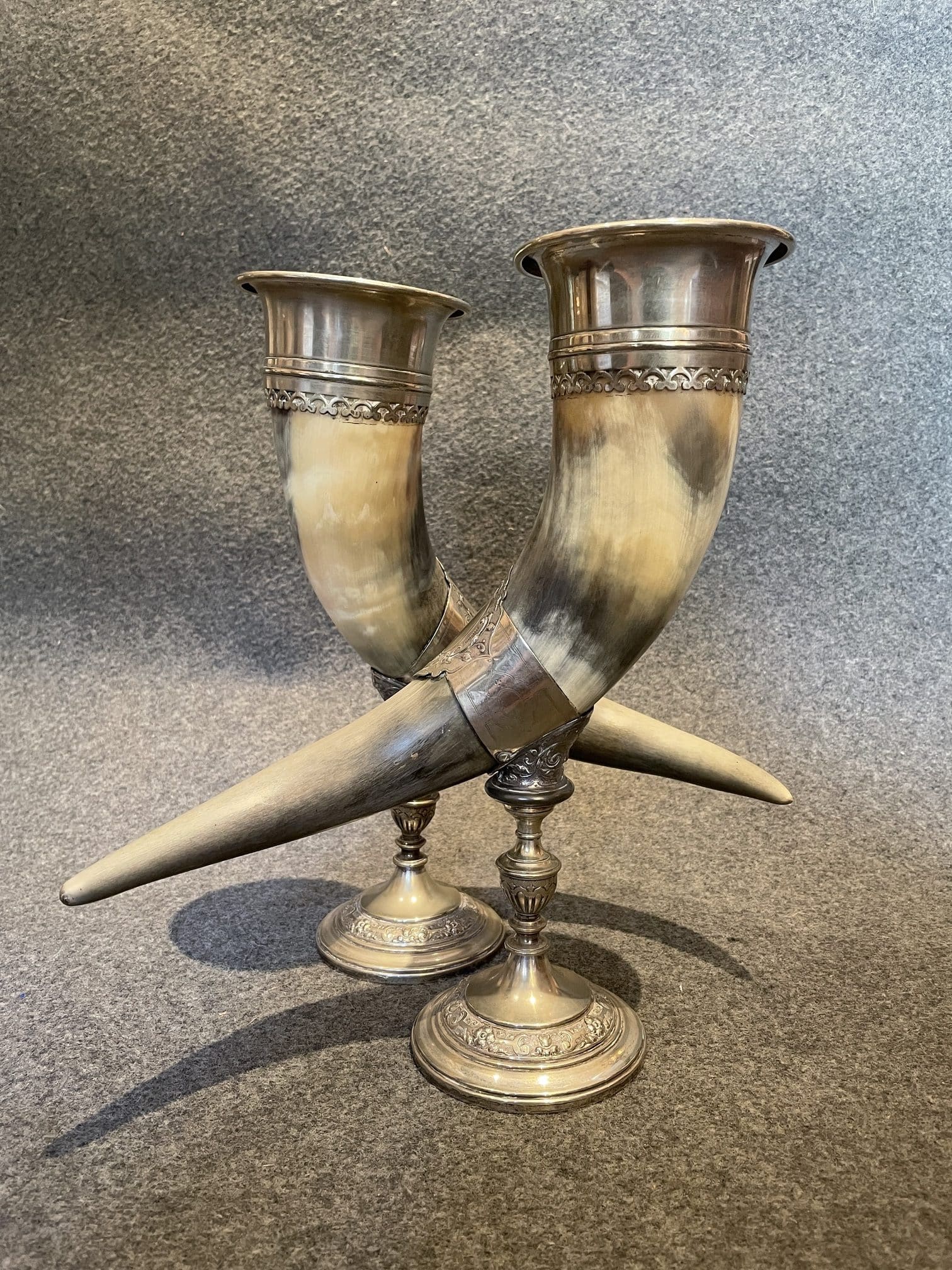 Paire de cornes à boire de corporation, XIXe siècle
