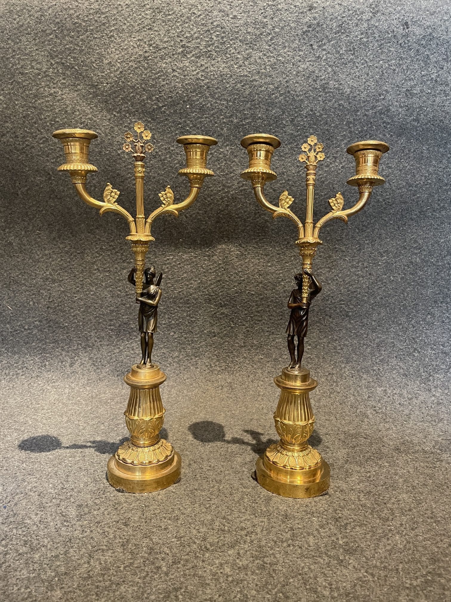 Paire de chandeliers en bronze, XIXe siècle
